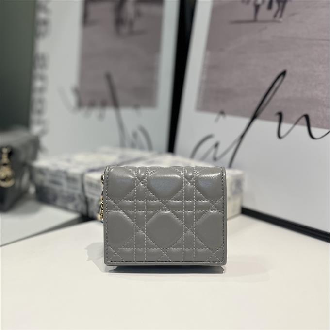 2025228Y 220P182142812